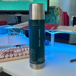 Starbucks Stanley cup green thermal 20 oz